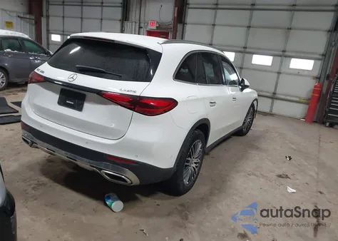 2023 Mercedes-Benz Glc 300 4Matic Suv z USA, uszkodzony, nr VIN W1NKM4HB4PF044187